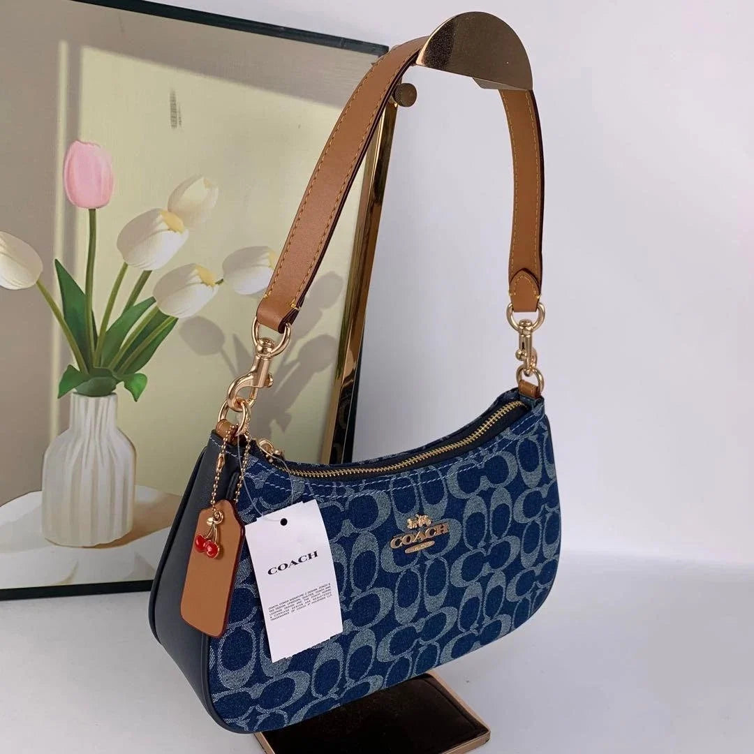 Coach Teri Shoulder Bag CAF82 – Signature Denim / Natural – Outlet