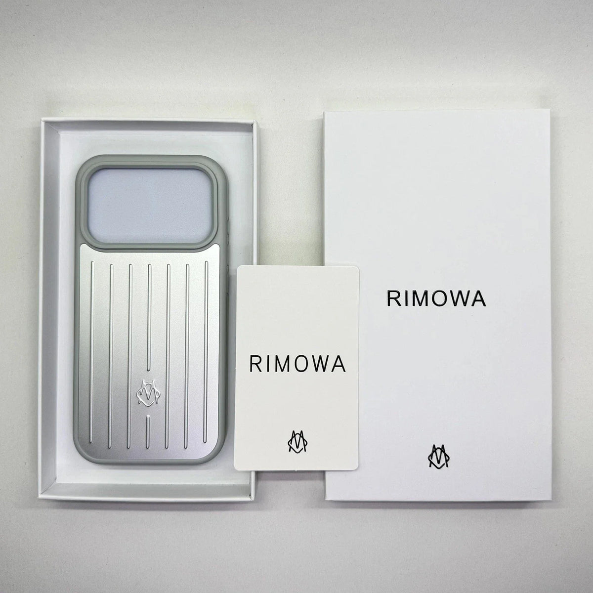 RIMOWA iPhone 17 Pro Max Case – Silver Aluminum – New - Royal Scent Shop